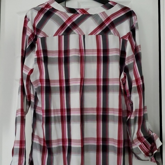 Long Sleeve Shirts - Picture 9 of 10